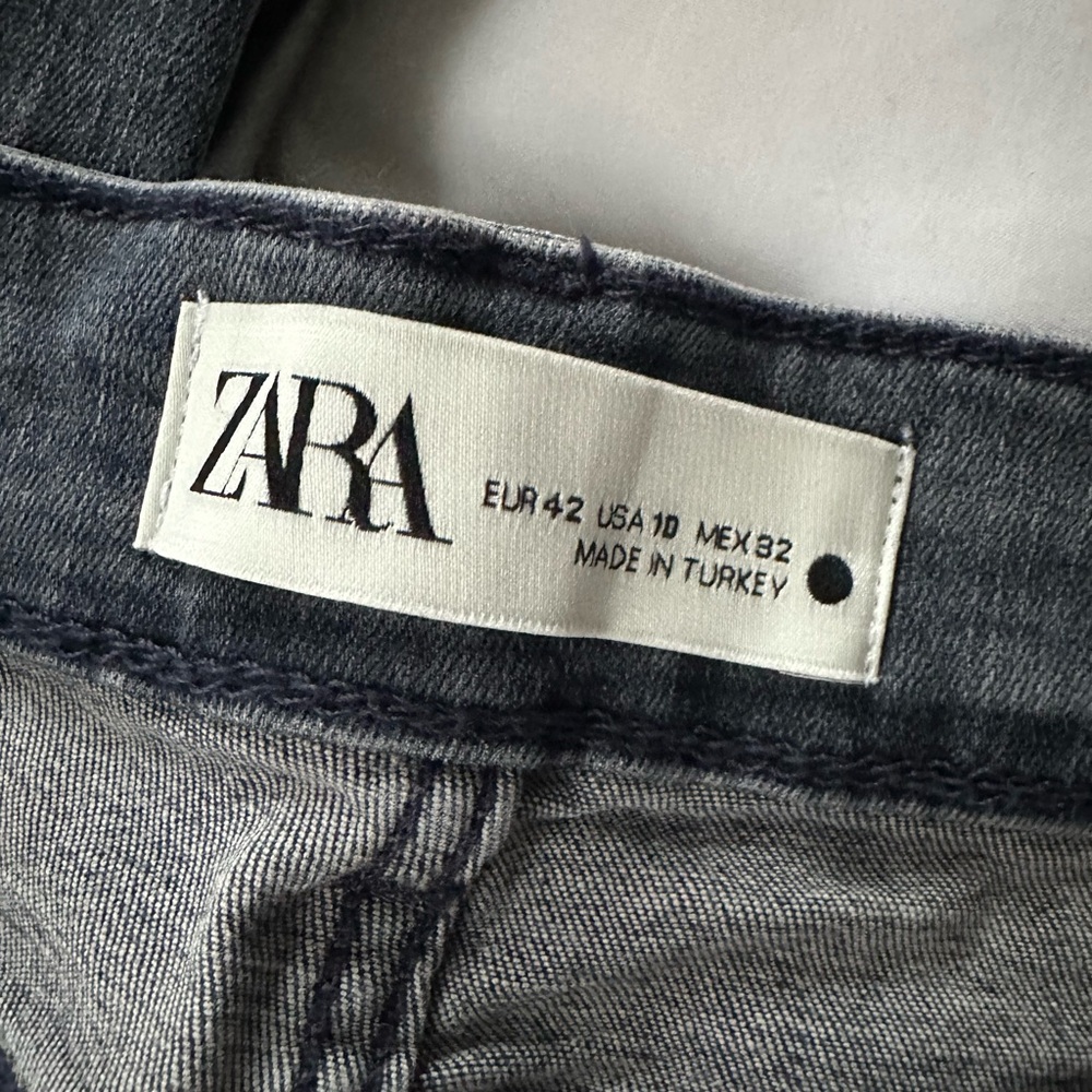 Zara High Rise Jean - Picture 2 of 2